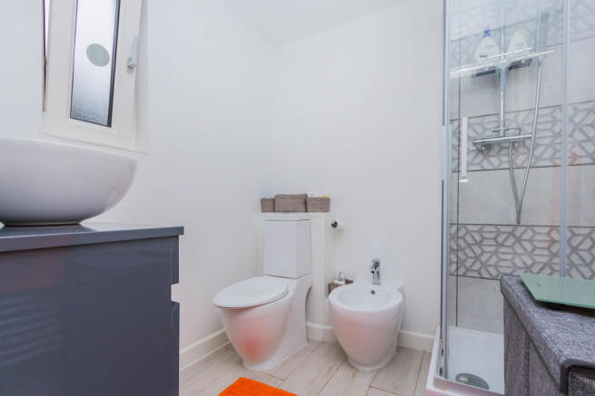 Downstairs Shower...