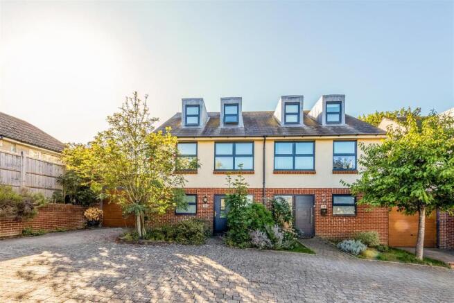 2a Balsdean Road-32.jpg