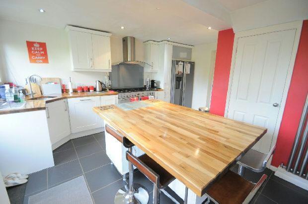 KITCHEN/BREAKFAST RO