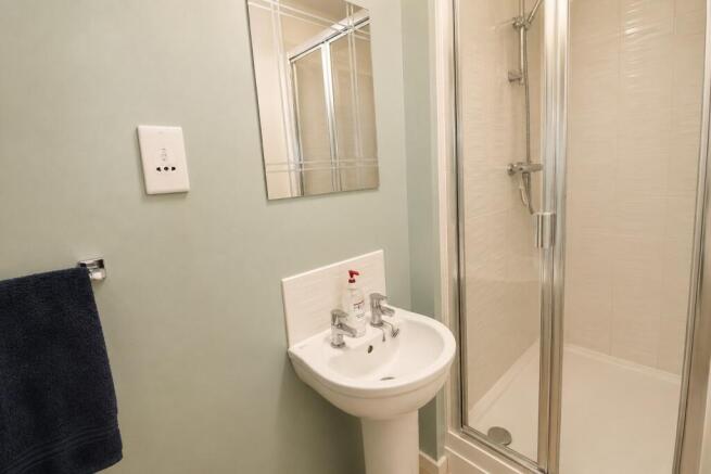 3 bed Terraced for sale Image 10