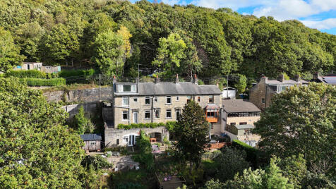 2-3 Sutcliffe Wood Lane, Hipperholme, HX3 8PR