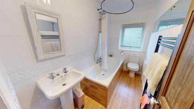 3 bed Semi-Detached Bungalow for sale Image 9