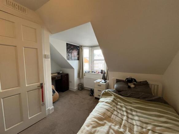 BEDROOM 2