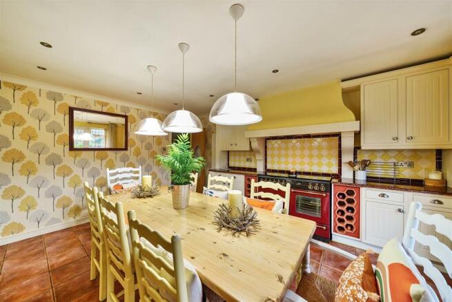 Dining kitchen