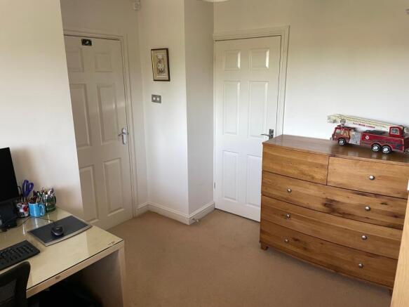 Photo 10