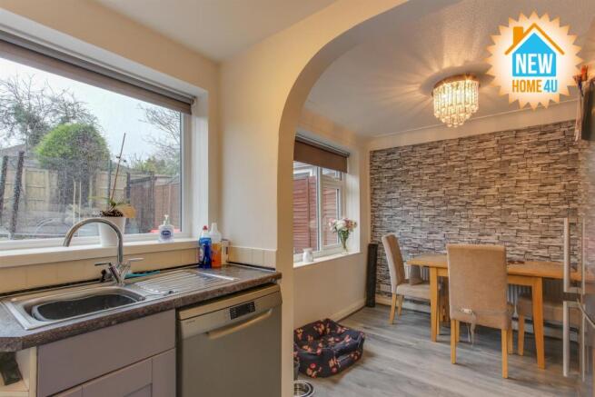 KITCHEN / DINING ROOM: