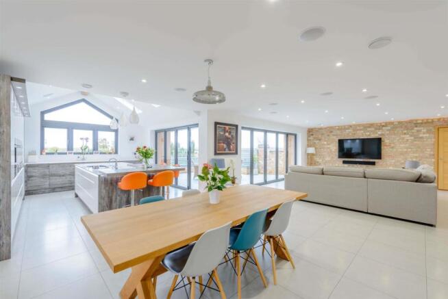Open Plan Kitchen/Dining Reception