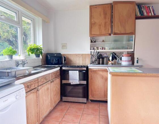 Summer Hill Road, Bexhill TN39 4LN photo 4