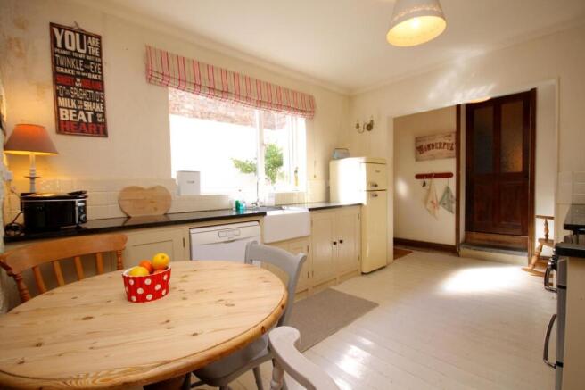 4 bed Terraced for sale Image 9