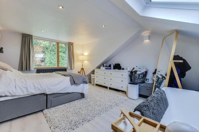3 bed Semi-Detached for sale Image 12