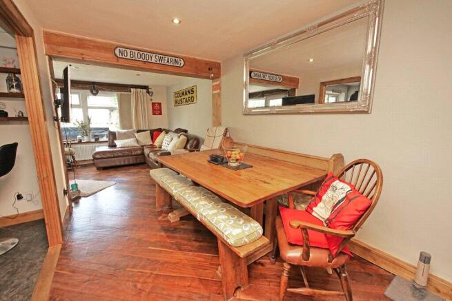 4 bed Semi-Detached for sale Image 5