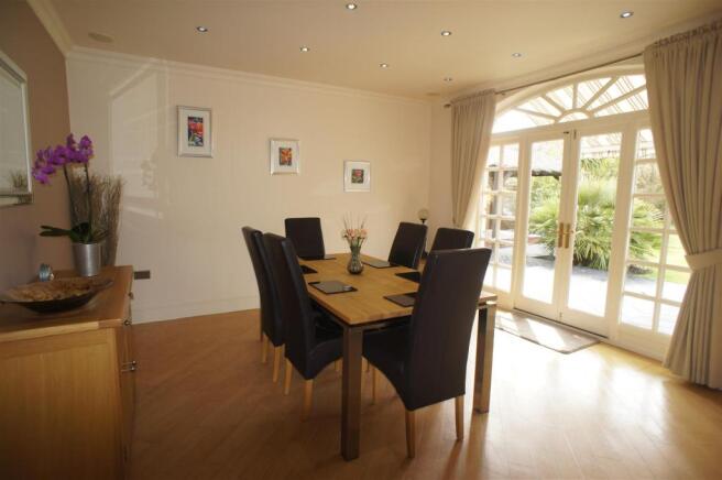 BREAKFAST ROOM