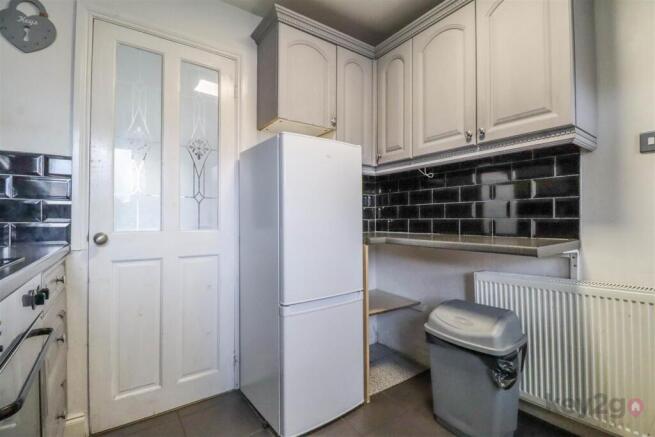 3 bed Semi-Detached to rent Image 4
