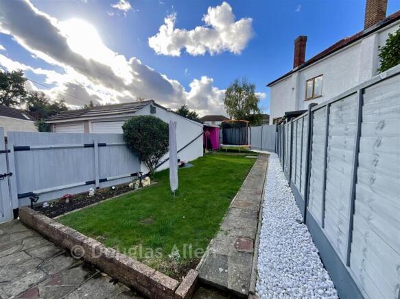 The Oaks, Billericay, Essex photo 2