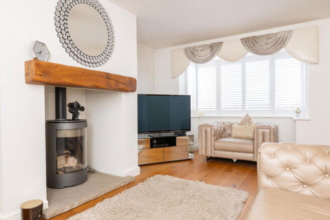 5 bed Detached for sale Image 9
