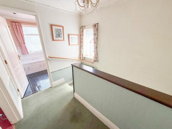 3 bed Semi-Detached for sale Image 11