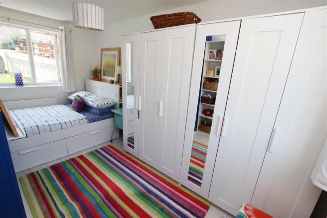 Bedroom 1.JPG
