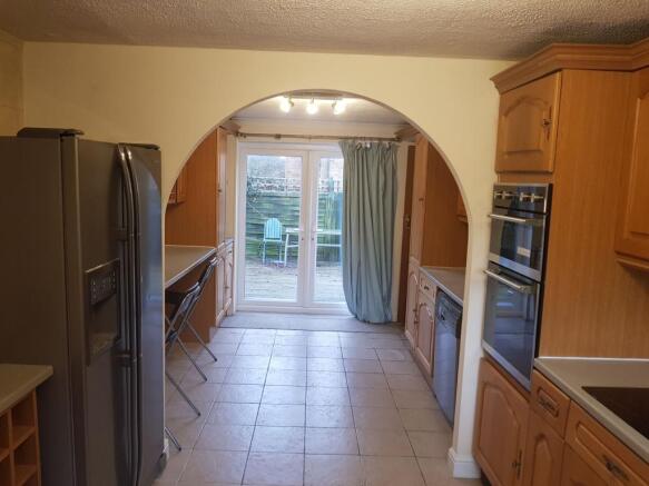 Kitchen 1.jpg