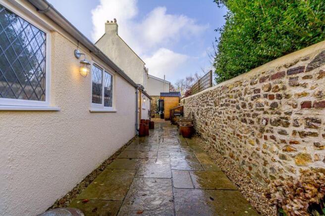 Rear pathway