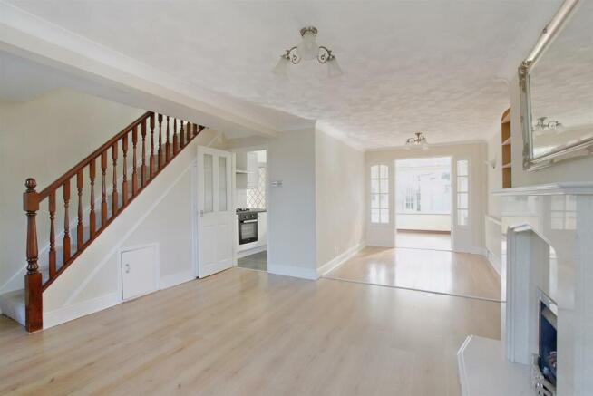 8571380-interior11-800.JPG