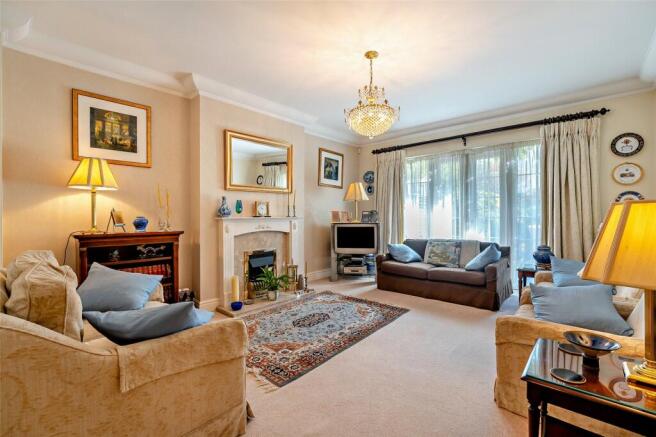 Priory Place, Cheltenham, Gloucestershire, GL52 photo 4