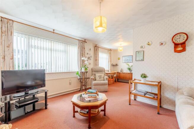 16 Wemberham Crescent 21.jpg