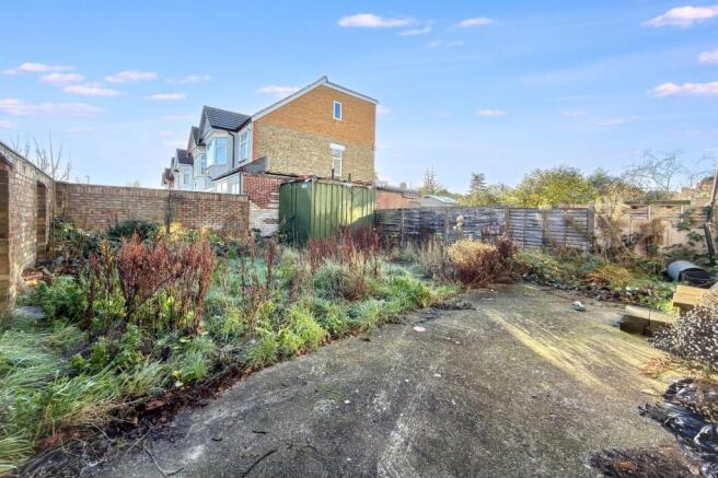 90 Ashurst Drive, Gants Hill, Ilford IG2 6SB