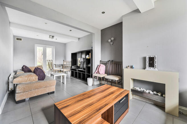 1409828-10-698b2c...