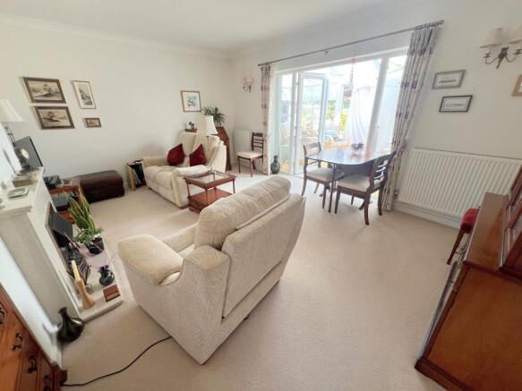 Barton Croft, Barton On Sea, New Milton, Hampshire. BH25 7BT photo 4