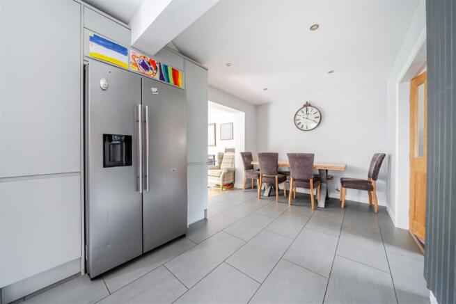 4 bed Detached for sale Image 5