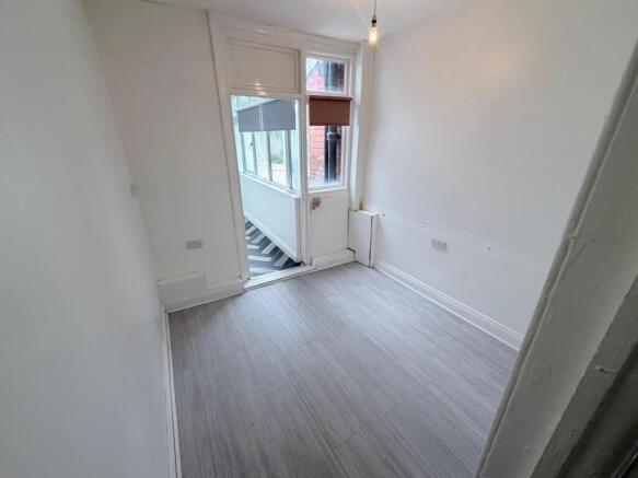 3 bed House to rent Image 12