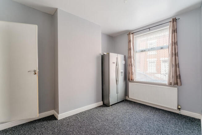 4 bed Terraced to rent Image 8