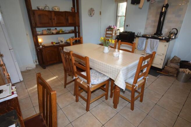 KITCHEN DINER