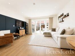 5, Joyce Close, Hornchurch RM12 6FE