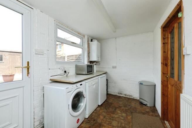 3 bed Semi-Detached for sale Image 6