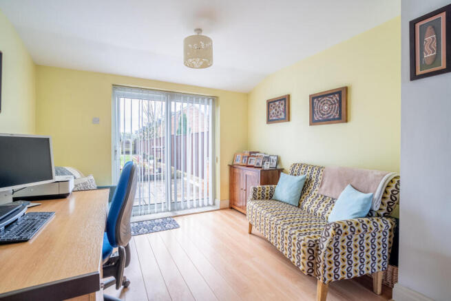 5 bed Semi-Detached for sale Image 8