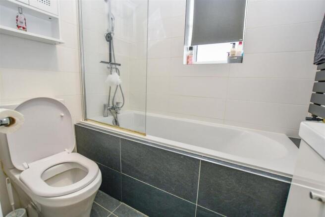 Hardwicke Place, London Colney, AL2 photo 4
