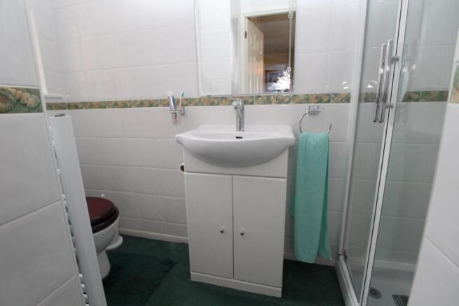 EN-SUITE SHOWER ROOM/ W.C.