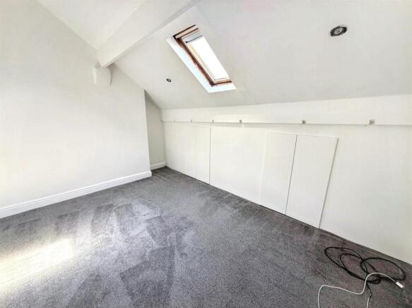 3 bed Terraced for sale Image 12
