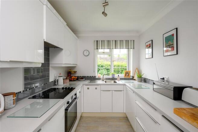 2 bed Apartment for sale Image 8