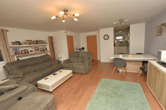 Large Lounge/Diner
