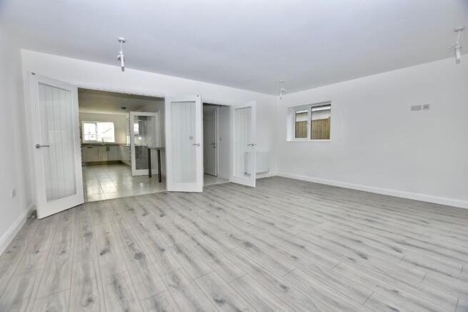 Lounge/dining room