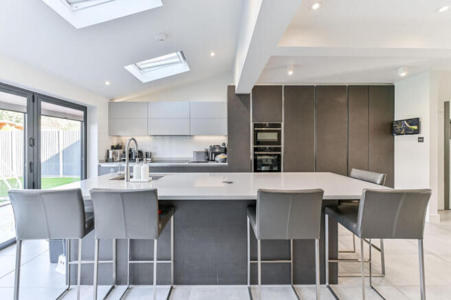 St Oswalds Road, Norbury, London, SW16 photo 4