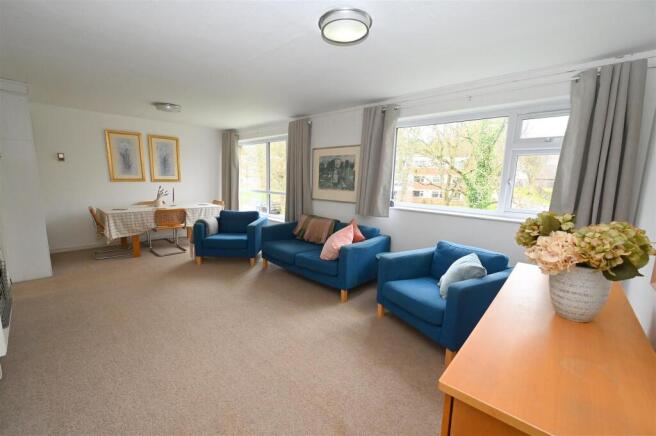 lounge..JPG
