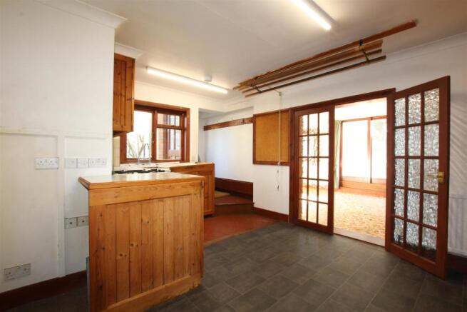 KITCHEN / BREAKFAST ROOM