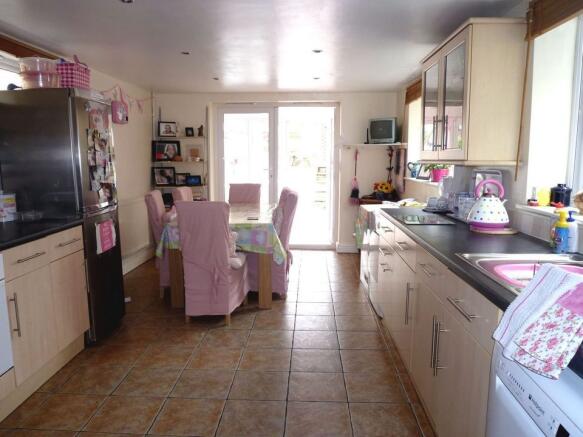 KITCHEN/DINER