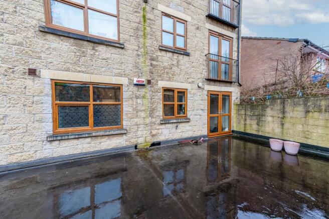 2 bed Flat for sale Image 12