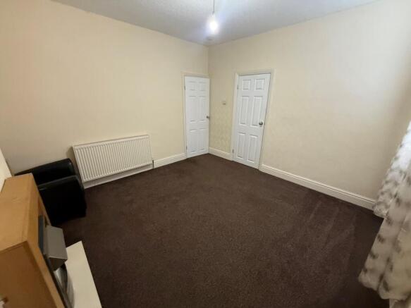 3 bed Terraced to rent Image 4
