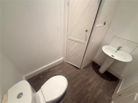 2 bed Terraced to rent Image 8