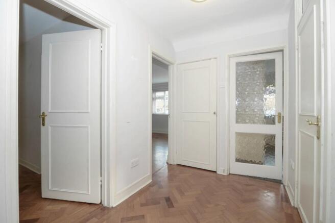 Shaef Way, Teddington, Middlesex, TW11 photo 4